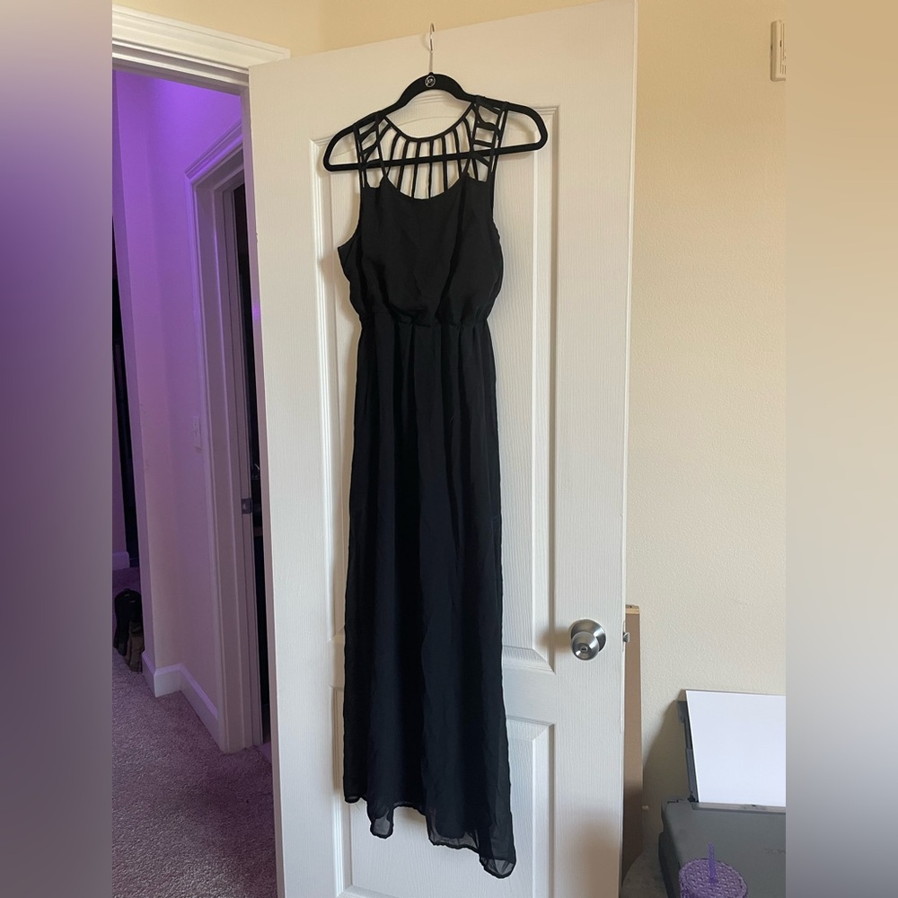 Wet Seal Elegant Black Maxi Dress with Unique Neckline